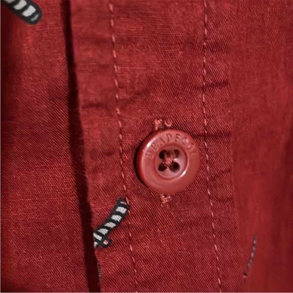 Mad Engine Marvel Deadpool Short Sleeve Button Down Shirt Size Small - Picture 7 of 10